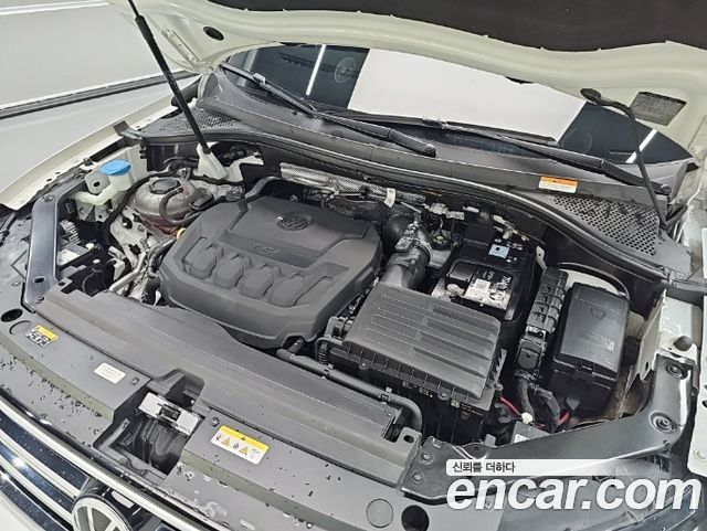 Volkswagen Tiguan 2.0 TSI Prestige - фото 4