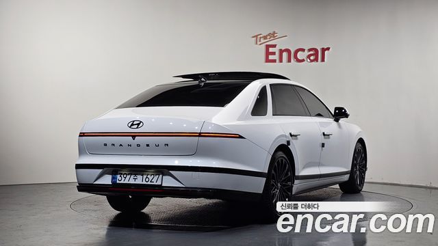 Hyundai Grandeur GN7, гибрид Calligraphy - фото 1