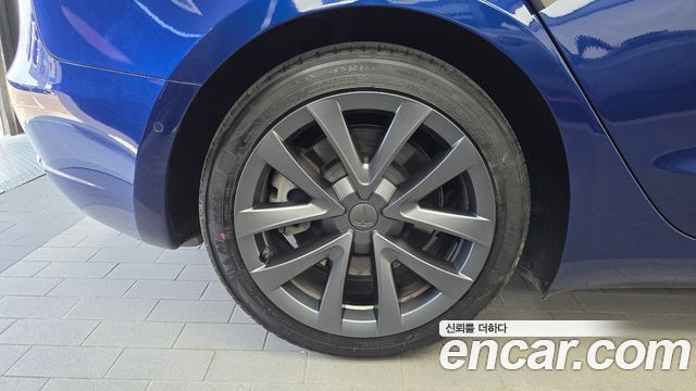 Tesla Model 3 Long Range AWD - фото 4