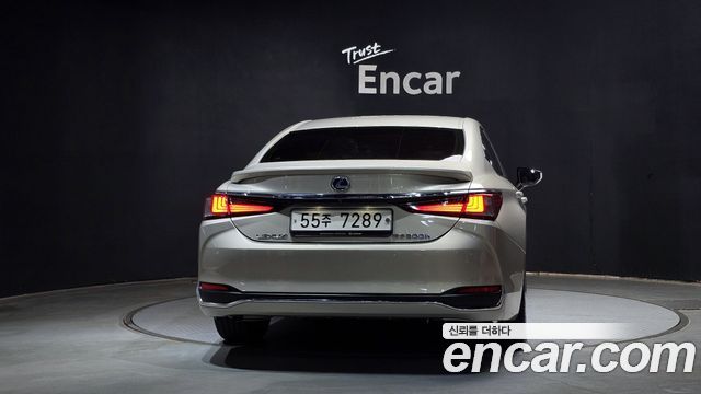 Lexus ES 7-го поколения Executive - фото 3