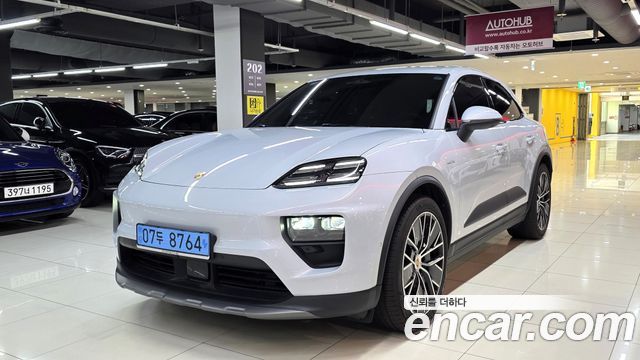 Porsche Macan EV Base 4 - фото 0