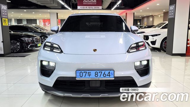 Porsche Macan EV Base 4 - фото 1