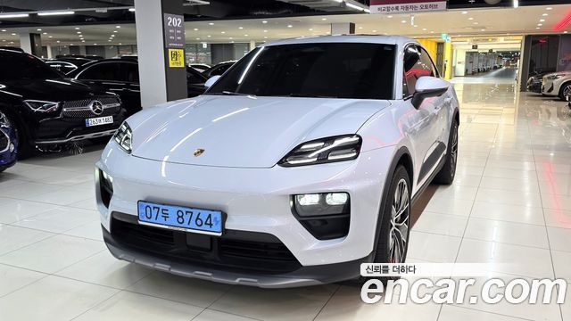 Porsche Macan EV Base 4 - фото 3