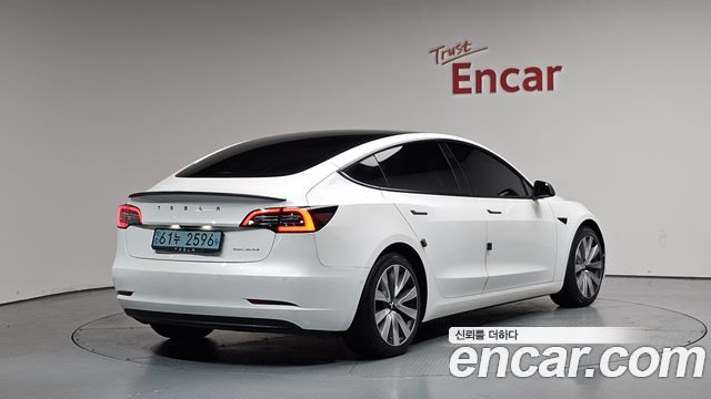 Tesla Model 3 Long Range AWD - фото 0