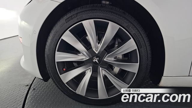 Tesla Model 3 Long Range AWD - фото 3