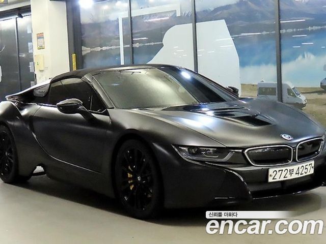 BMW i8 Roadster - фото 0