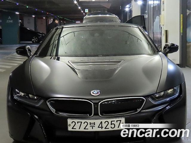 BMW i8 Roadster - фото 1