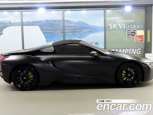 BMW i8 Roadster - фото 2