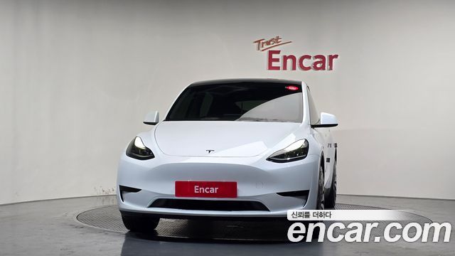 Tesla Model Y RWD - фото 2
