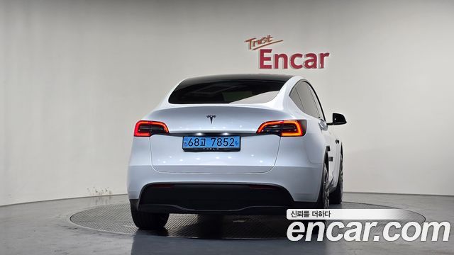 Tesla Model Y RWD - фото 3