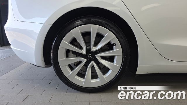 Tesla Model 3 Long Range AWD - фото 4