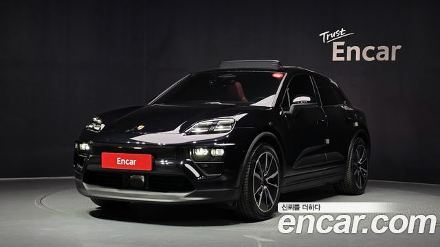 Porsche Macan EV Base 4 - фото 0