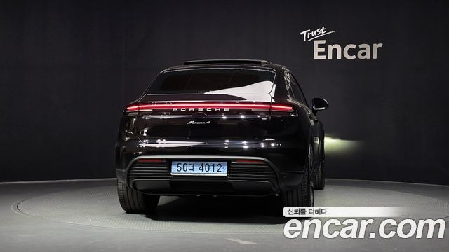 Porsche Macan EV Base 4 - фото 3