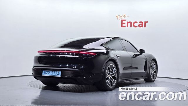 Porsche Taycan 4S - фото 1