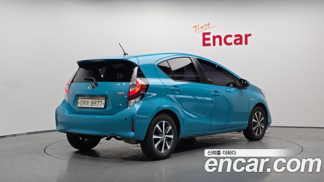 Toyota Prius 1.5 - фото 1