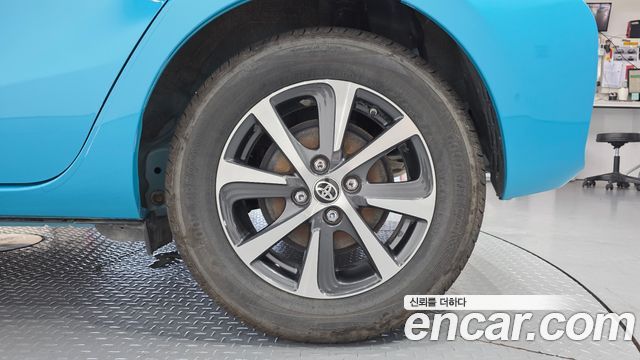Toyota Prius 1.5 - фото 4