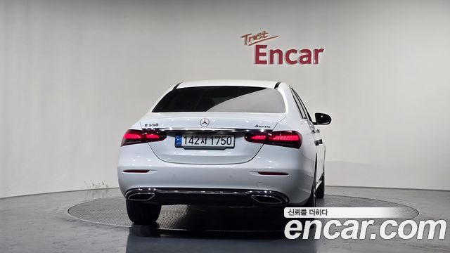 Mercedes-Benz E-Class W213 E350 4MATIC Avantgarde - фото 3