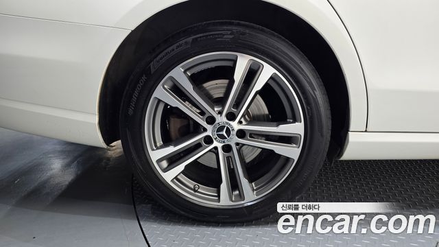 Mercedes-Benz E-Class W213 E350 4MATIC Avantgarde - фото 4