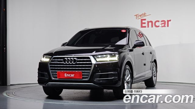 Audi Q7 45 TFSI Quattro - фото 0