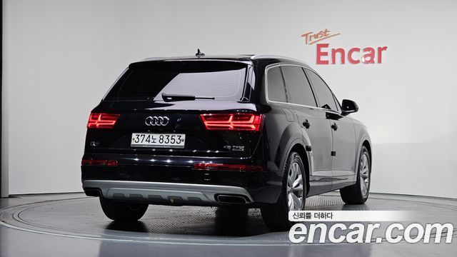 Audi Q7 45 TFSI Quattro - фото 1