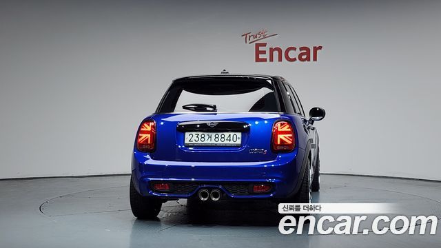 Mini Cooper 5Door HIGH 3rd - фото 2