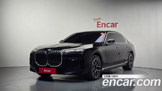 BMW 7-Series G70 740i xDrive M Sport - фото 0