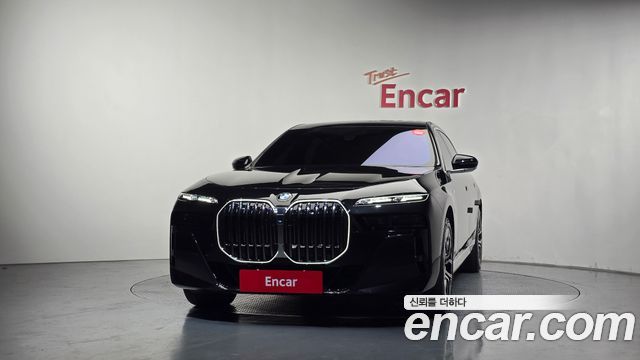 BMW 7-Series G70 740i xDrive M Sport - фото 2