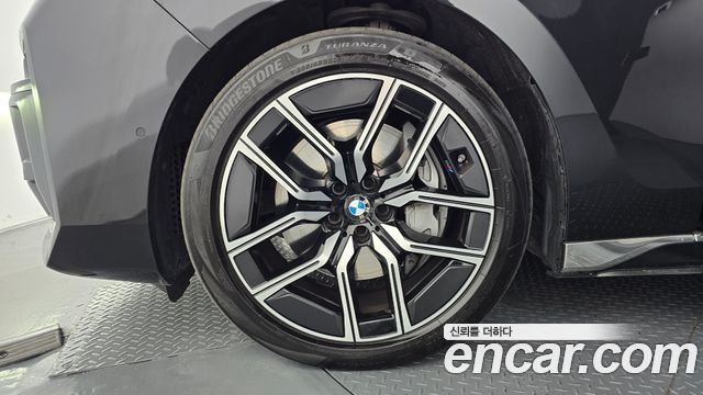 BMW 7-Series G70 740i xDrive M Sport - фото 4