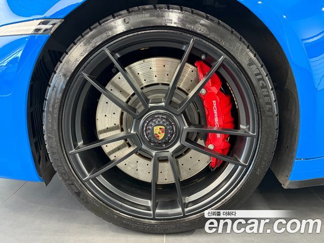 Porsche 911 Carrera GTS - фото 4