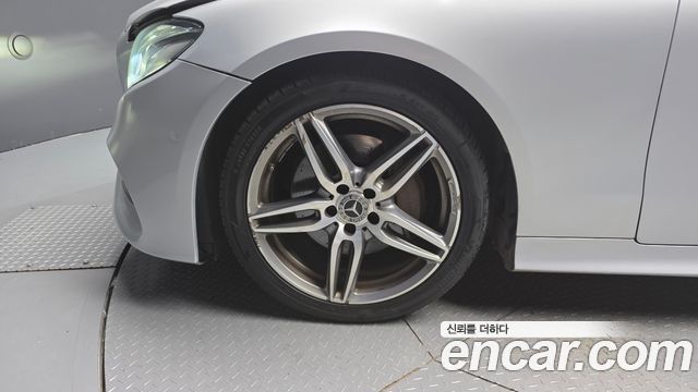Mercedes-Benz E-Class W213 E220d Cabriolet - фото 4