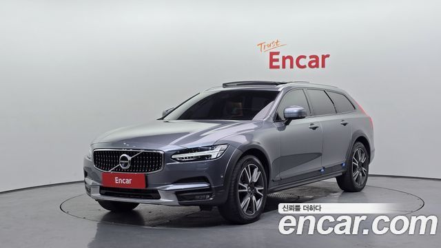 Volvo V90 T5 Pro AWD - фото 0