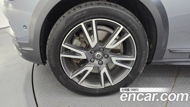 Volvo V90 T5 Pro AWD - фото 4