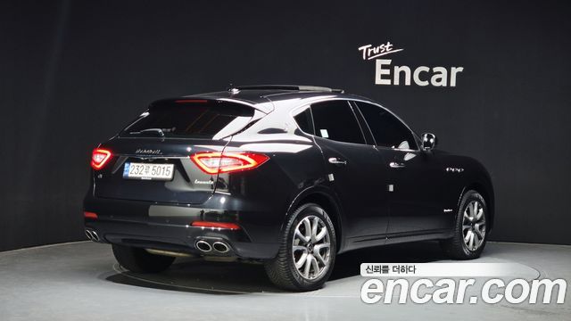 Maserati Levante 3.0 AWD GranLusso - фото 1