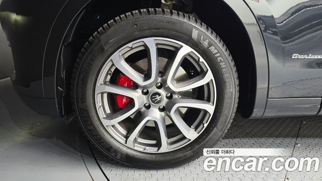 Maserati Levante 3.0 AWD GranLusso - фото 4