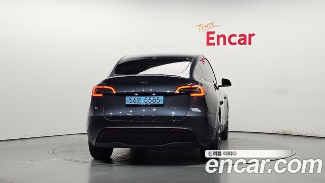Tesla Model Y Long Range AWD - фото 3