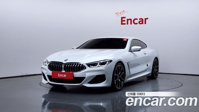 BMW 8-Series G15 840i xDrive M Sport Coupe - фото 0