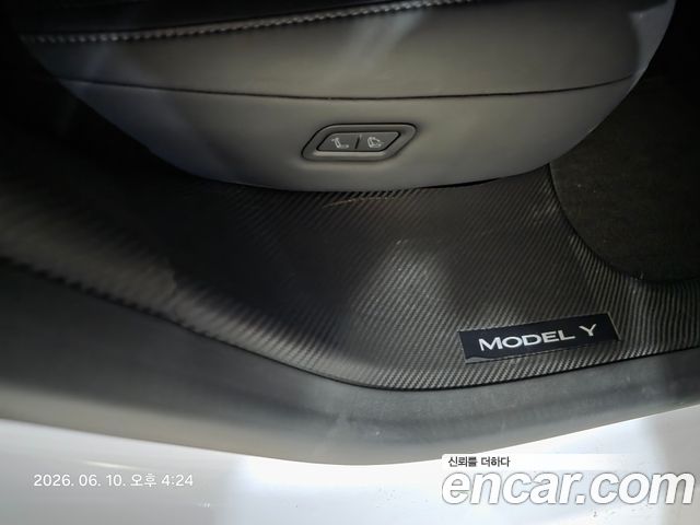 Tesla Model Y RWD - фото 4