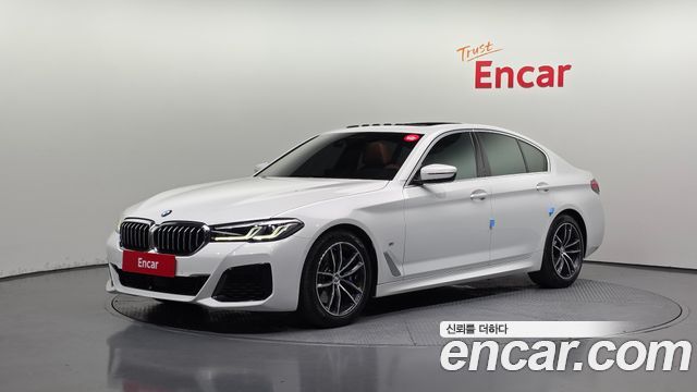 BMW 5-Series G30 520i M Sport - фото 0