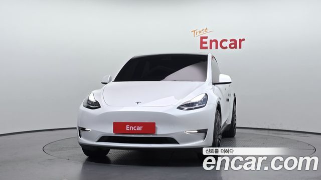 Tesla Model Y Long Range AWD - фото 2
