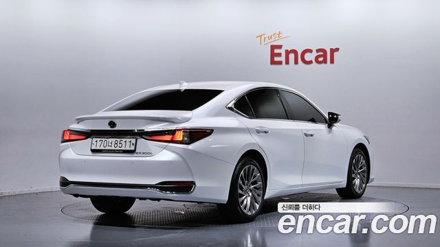 Lexus ES 7-го поколения Luxury Plus - фото 1