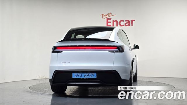 Tesla Model Y L Long Range AWD - фото 3