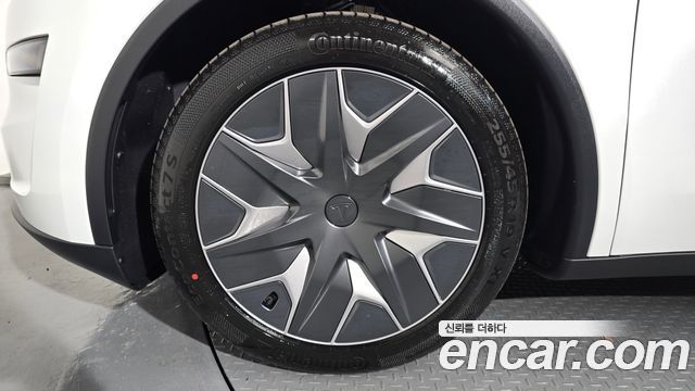 Tesla Model Y L Long Range AWD - фото 4