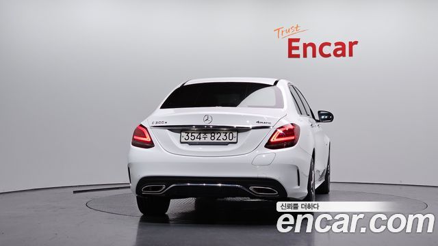 Mercedes-Benz C-Class W205 C300e 4MATIC AMG Line - фото 3