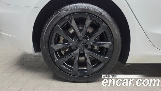 Tesla Model 3 Long Range AWD - фото 4