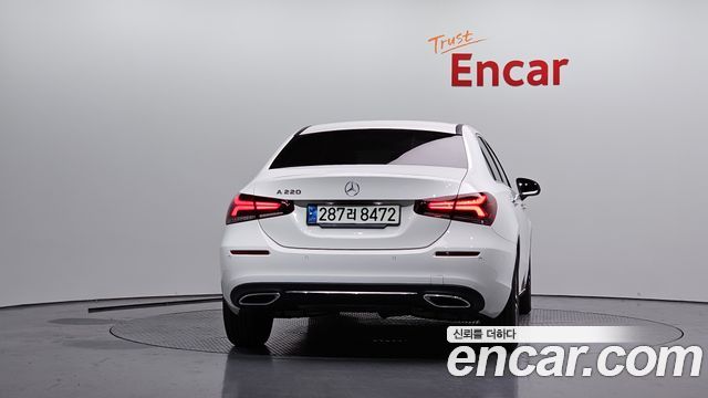 Mercedes-Benz A-Class W177 A220 Sedan - фото 3