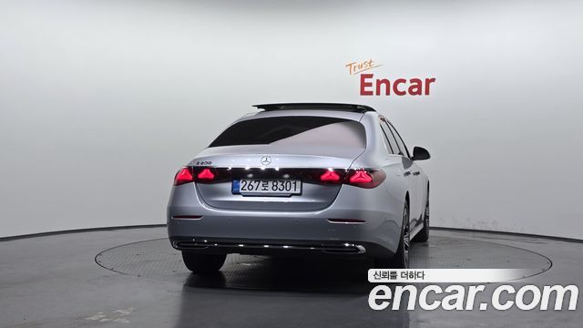 Mercedes-Benz E-Class W214 E200 Avantgarde - фото 3