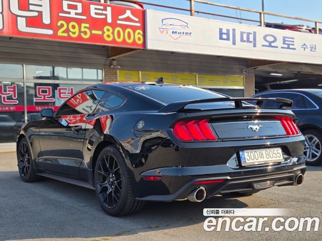 Ford Mustang Coupe - фото 2