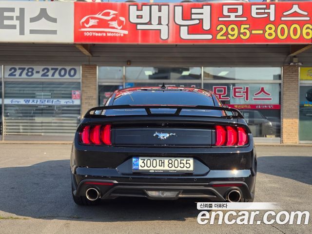 Ford Mustang Coupe - фото 3