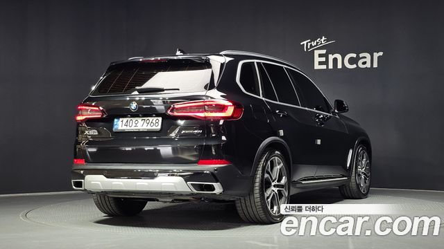 BMW X5 G05 xDrive 40i xLine - фото 1