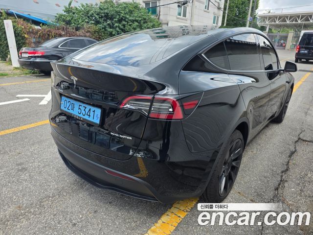 Tesla Model Y Long Range AWD - фото 2
